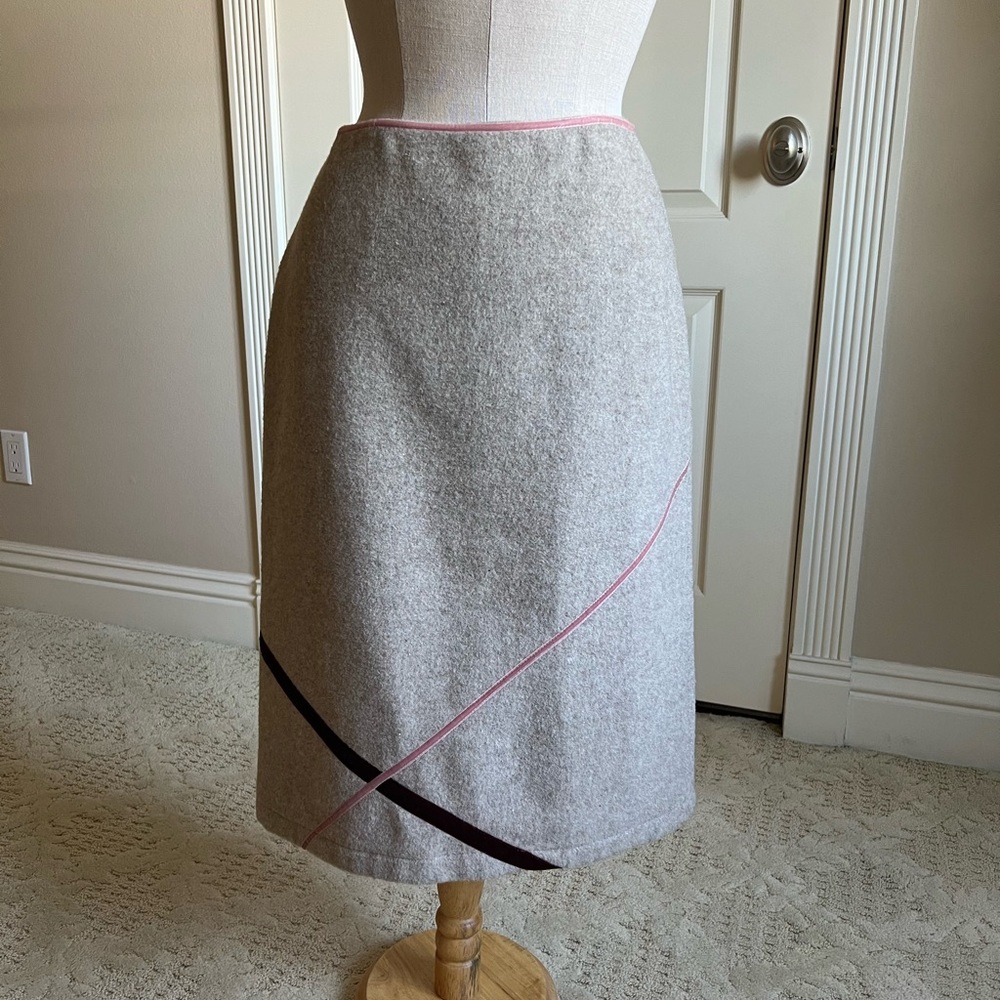 Chic Gray A-Line Skirt with Pink and Black Details